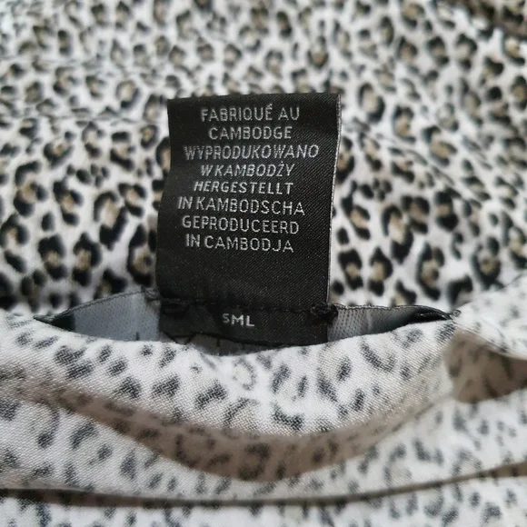 Tahari Leopard Print Ruched Top - Picture 7 of 8